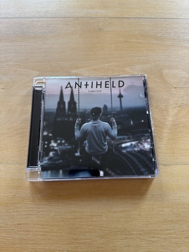Timeless antiheld - -, •